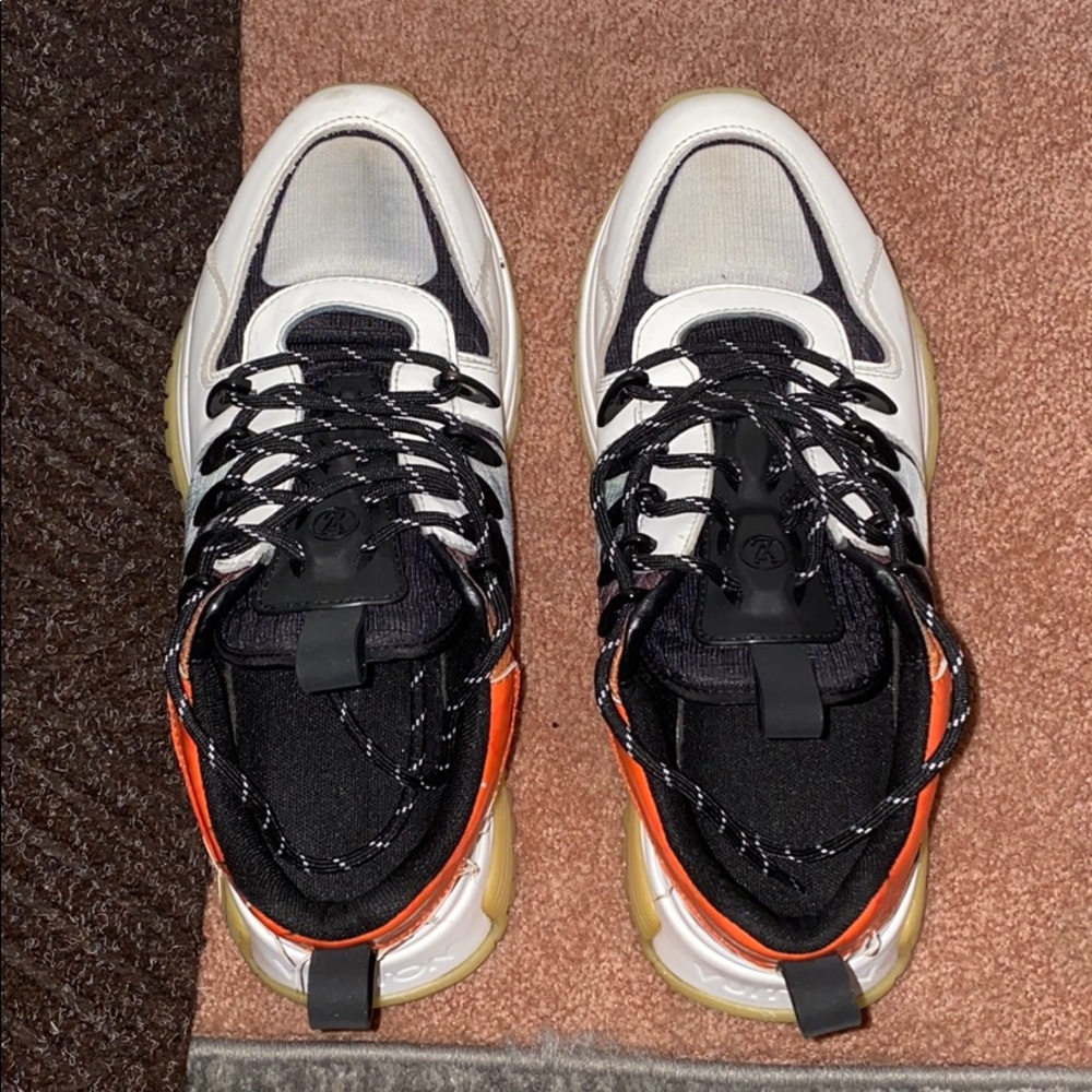 Shoes - Picture 4 of 4